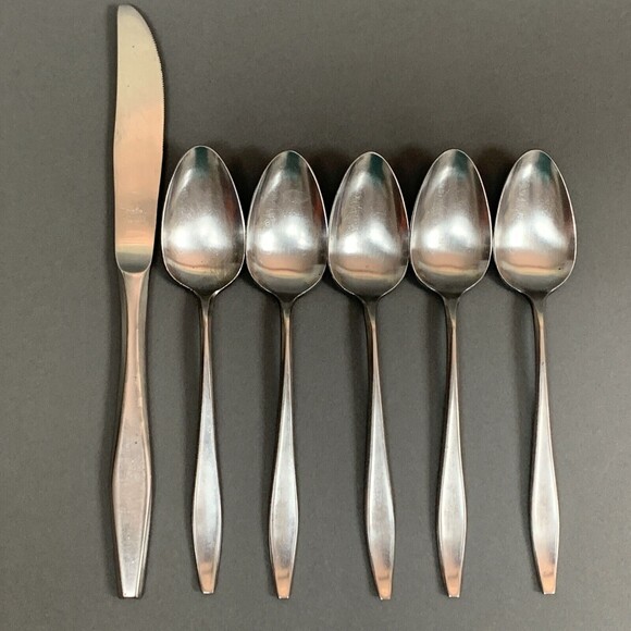 Valor Stainless Steel Spoons and Knife Made in Japan Lot of 6 - Picture 1 of 7